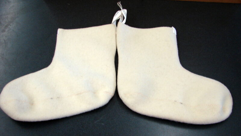 Vintage 100% Wool Off White Medium Boot Liners Felt Slippers New, Moose-R-Us.Com Log Cabin Decor