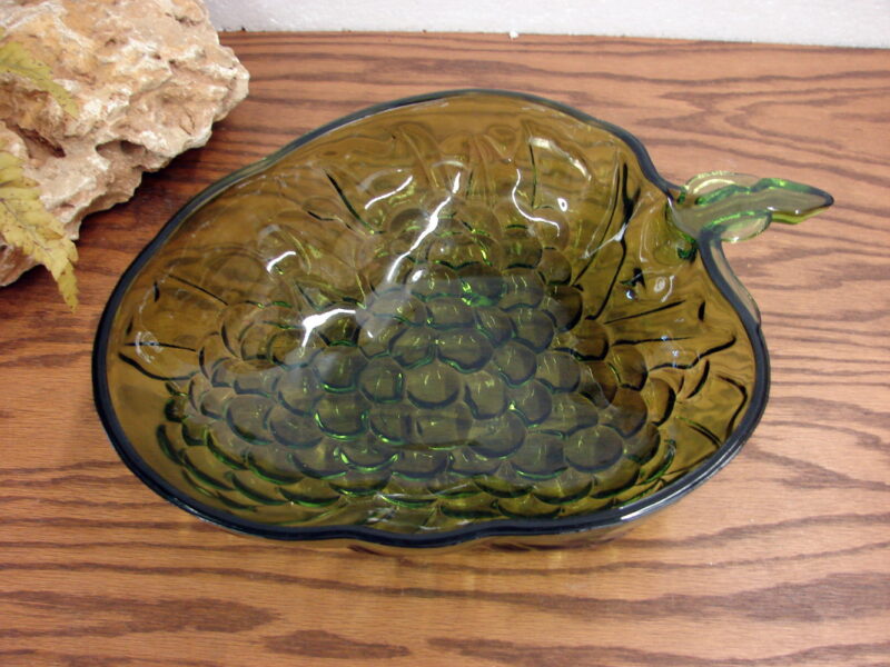 Large Vintage Indiana Glass Green Grape Cluster Shaped Fruit Bowl, Moose-R-Us.Com Log Cabin Decor