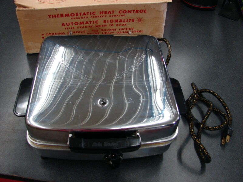 Vintage Electric Lady Winstead Giant Griddle Grill &#038; Waffle Iron Original Box, Moose-R-Us.Com Log Cabin Decor