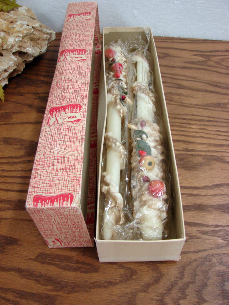 Vintage Penn Wax Taper Candle #874 14&#8243; Berries Pearls Twist New in Box, Moose-R-Us.Com Log Cabin Decor