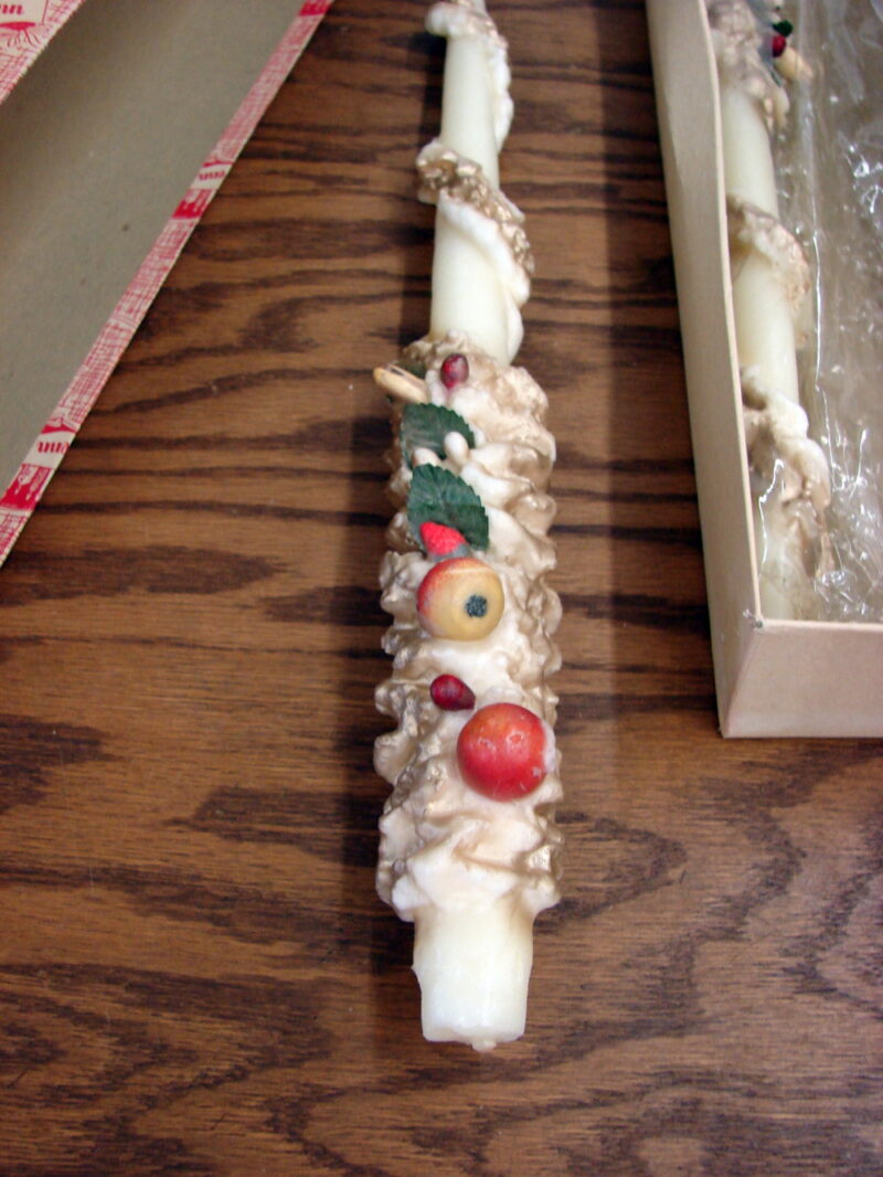 Vintage Penn Wax Taper Candle #874 14&#8243; Berries Pearls Twist New in Box, Moose-R-Us.Com Log Cabin Decor