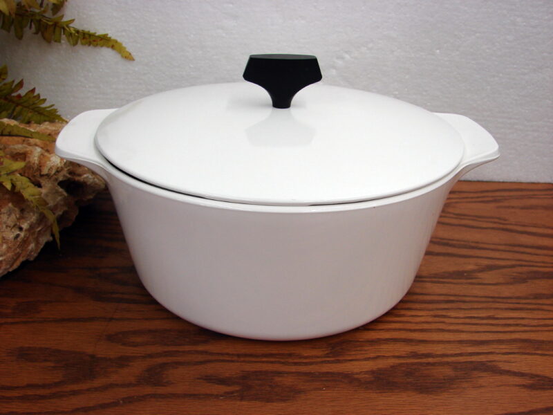 Vintage Corning Ware Buffet Server 4 Quart White Casserole Stew USA Cooking Pot, Moose-R-Us.Com Log Cabin Decor