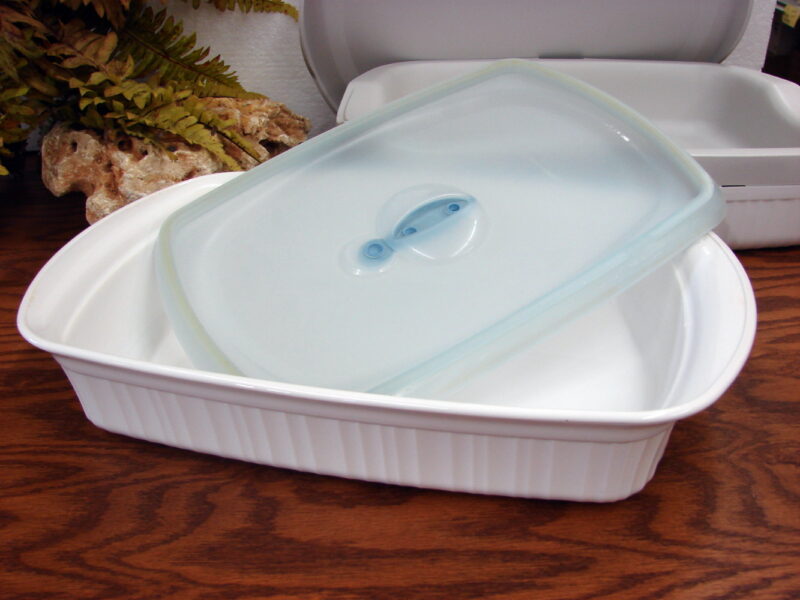 Corning Ware White Insulated Carrier Rectangular Casserole Lasagna w/ Lid, Moose-R-Us.Com Log Cabin Decor