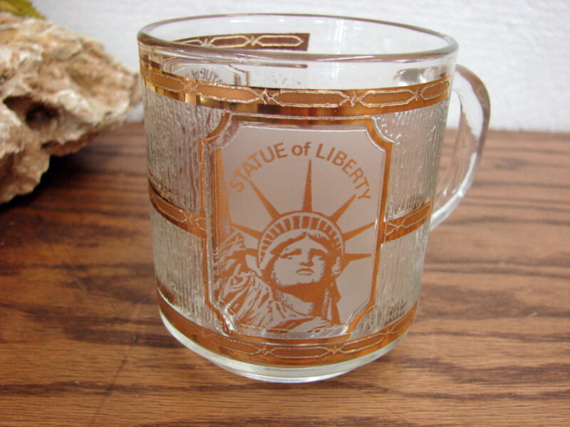 Vintage Culver Gold Souvenir Mug Statue of Liberty 22kt Gold Marked, Moose-R-Us.Com Log Cabin Decor