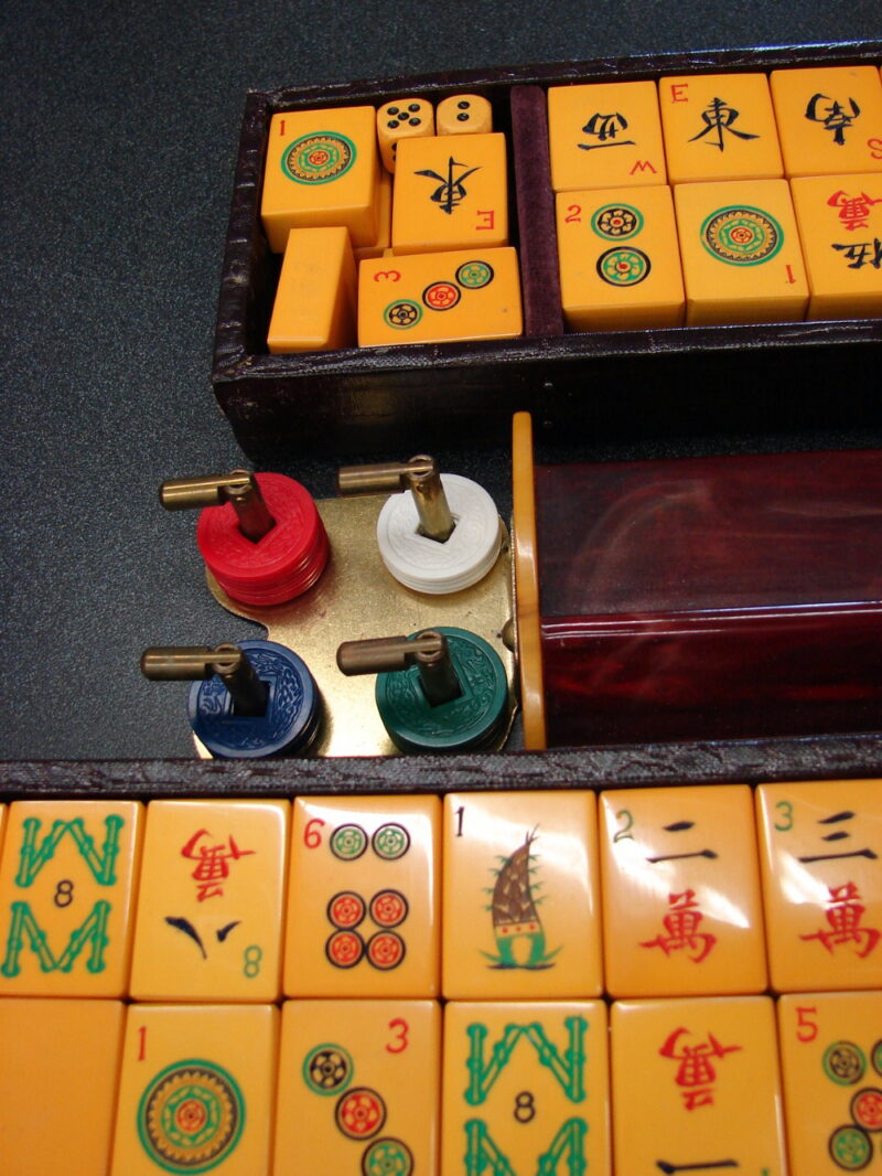Vintage Mah-Jongg Butterscotch Bakelite Tile Game 5 Racks Case w/ Key, Moose-R-Us.Com Log Cabin Decor