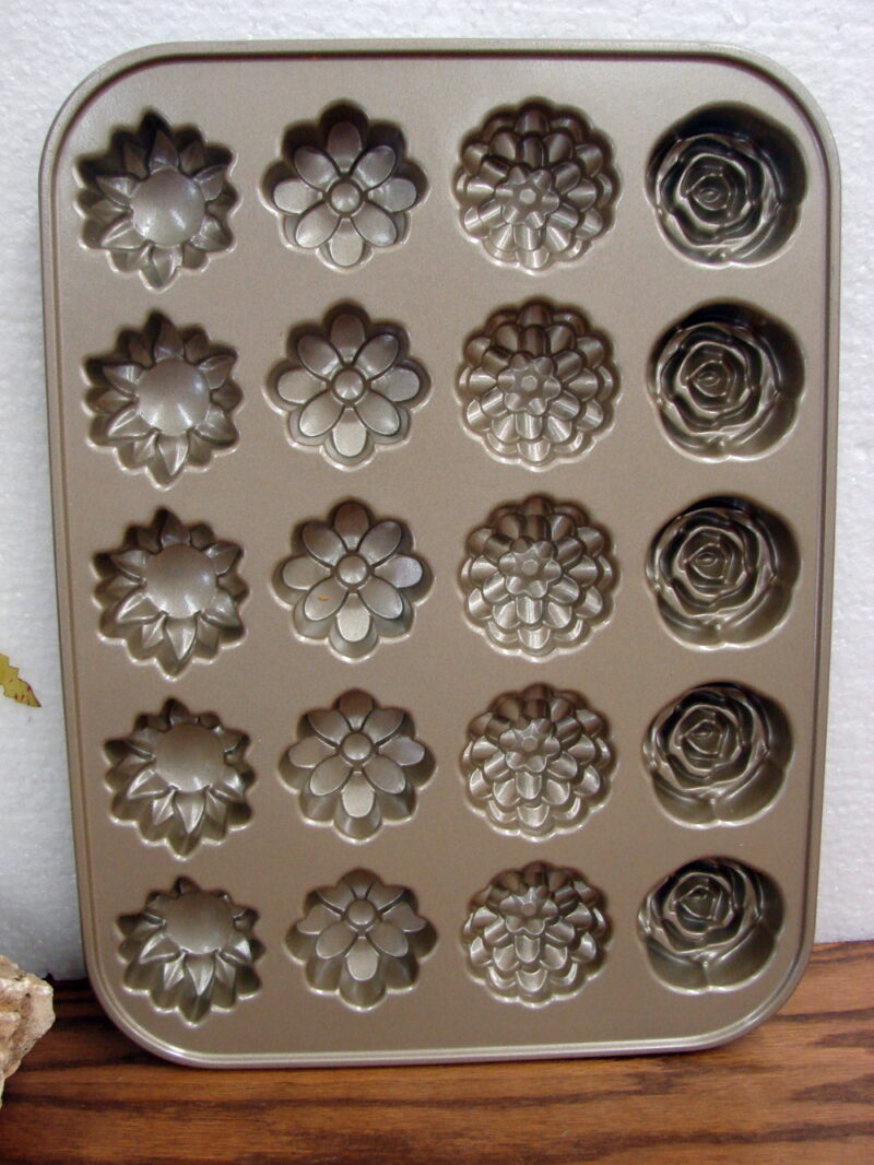 Nordic Ware Heavy Duty Cast Aluminum Petit Fours Cake Pan Flowers, Moose-R-Us.Com Log Cabin Decor