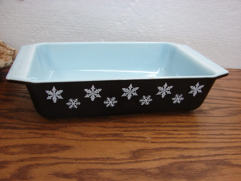 Vintage PYREX Black w/ White Snowflake #575 Baking Dish, Moose-R-Us.Com Log Cabin Decor