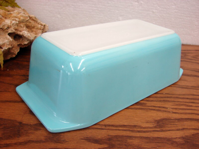 Vintage PYREX 913 Aqua Turquoise Robins Egg Blue Milk Glass Loaf Pan USA, Moose-R-Us.Com Log Cabin Decor