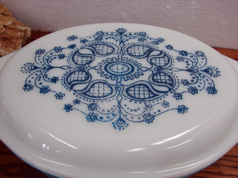 Vintage PYREX Blue Turquoise Lace Doily #045 2 1/2 Qt Oval Casserole w/ Lid, Moose-R-Us.Com Log Cabin Decor