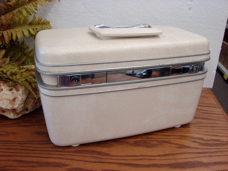 Vintage Samsonite White Cosmetic Make-up Carry-on Train Luggage Suitcase Case, Moose-R-Us.Com Log Cabin Decor