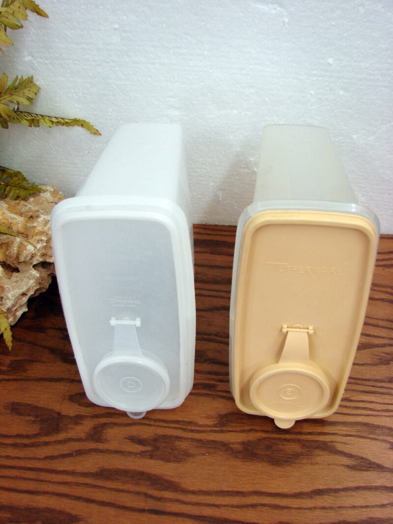 Tupperware Cereal Keeper Storage Pour Lid #469 Set/2 Store n Pour, Moose-R-Us.Com Log Cabin Decor