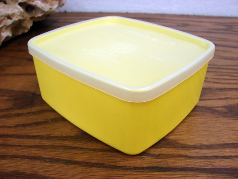 Tupperware Stackable Storage 311 w/ Lid Yellow Clear, Moose-R-Us.Com Log Cabin Decor