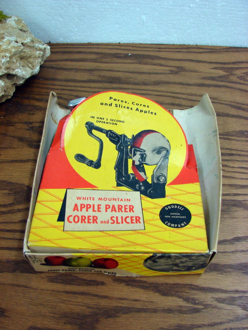 Vintage Cast Iron White Mountain Goodell Apple Peeler Parer Corer Slicer w/ Box, Moose-R-Us.Com Log Cabin Decor