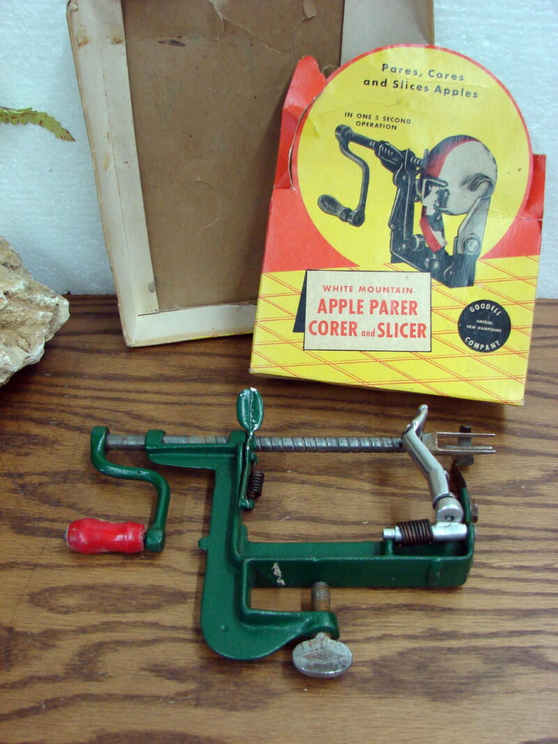 Vintage Cast Iron White Mountain Goodell Apple Peeler Parer Corer Slicer w/ Box, Moose-R-Us.Com Log Cabin Decor