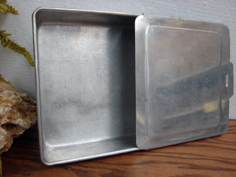 Vintage Aluminum Sliding Lid Cake Pan Baking Lasagna Brownies 8&#215;8, Moose-R-Us.Com Log Cabin Decor