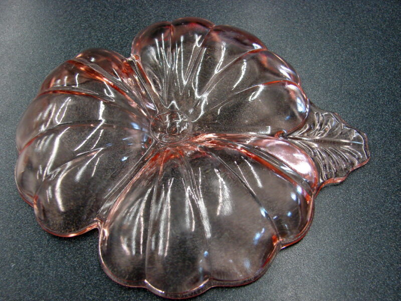 Vintage Jeannette Glass Doric Clover Divided Dish Pink Peach, Moose-R-Us.Com Log Cabin Decor