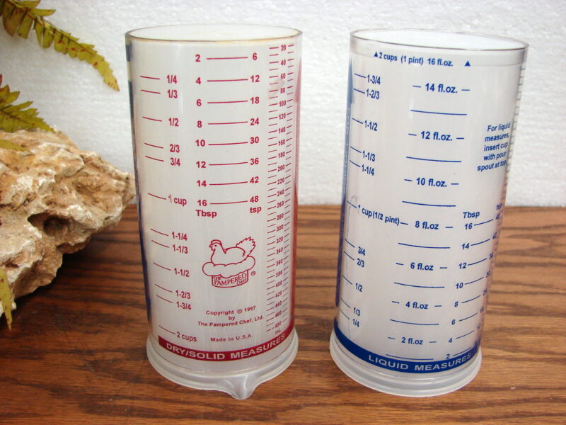 Original Pampered Chef Dry Liquid Measuring 2 Cup Measurement Glass, Moose-R-Us.Com Log Cabin Decor