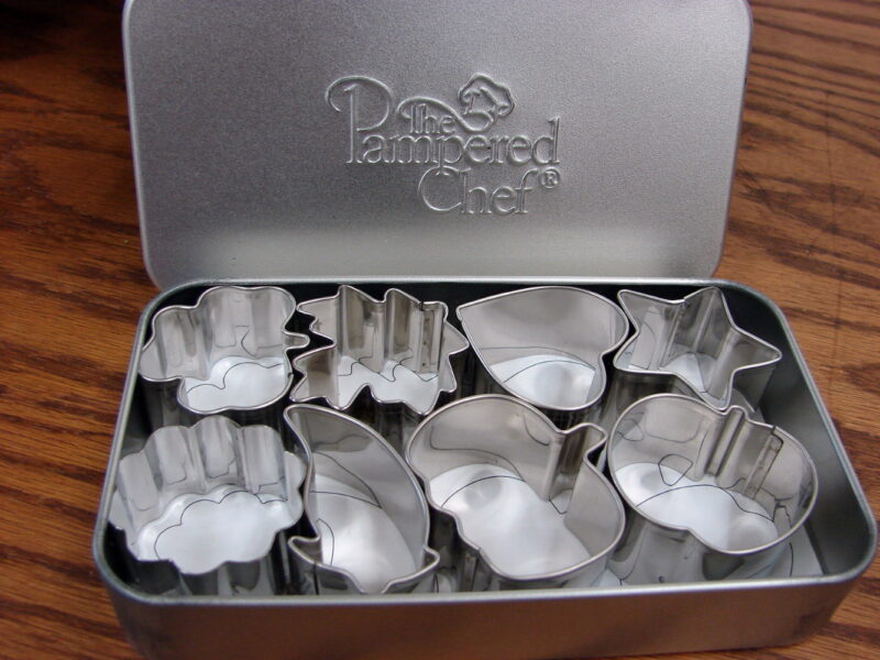 Original Pampered Chef Creative Tin Cutters Mini Set/8, Moose-R-Us.Com Log Cabin Decor