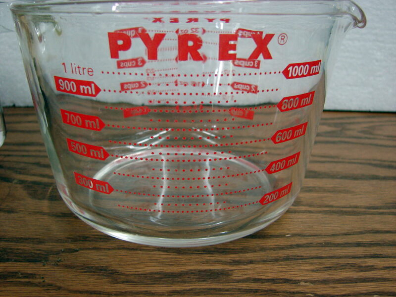 Vintage PYREX 4 Cup 32 oz 1 Quart Measuring Cup Pitcher Red Print, Moose-R-Us.Com Log Cabin Decor