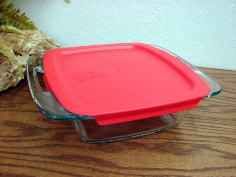 Newer Pyrex Easy Grab Open Baker Brownie Baking Pan 8 x 8 Red Lid 2 Qt, Moose-R-Us.Com Log Cabin Decor