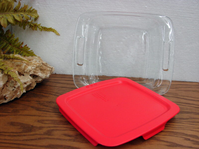 Newer Pyrex Easy Grab Open Baker Brownie Baking Pan 8 x 8 Red Lid 2 Qt, Moose-R-Us.Com Log Cabin Decor