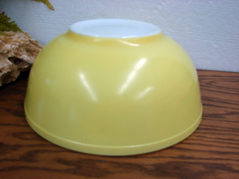 Vintage PYREX Yellow Primary Bowl Early No Number #404, Moose-R-Us.Com Log Cabin Decor