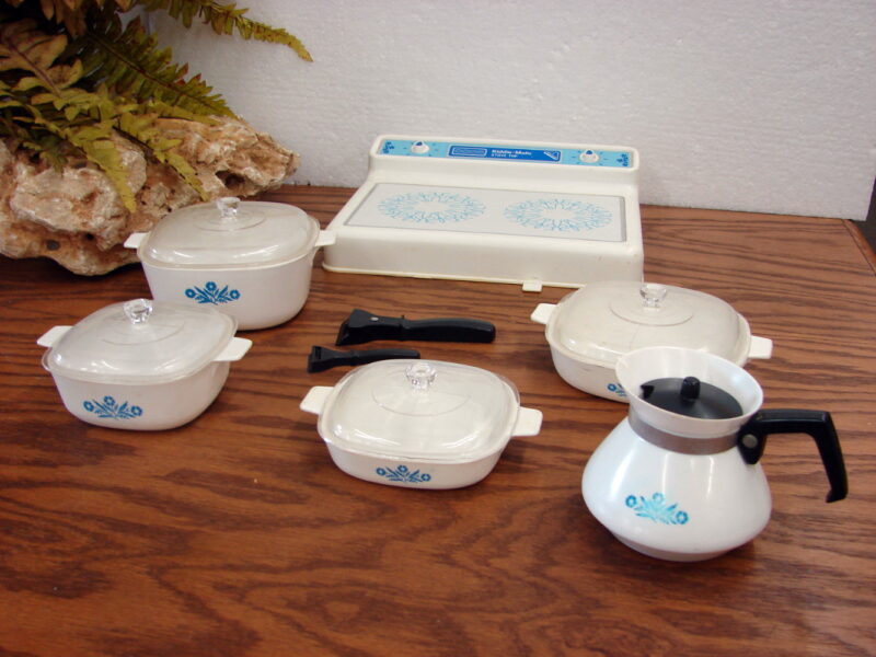 Vintage Corning Ware Blue Cornflower Childrens Set Chilton Cooktop 13 pcs, Moose-R-Us.Com Log Cabin Decor