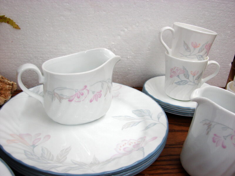 Corning Ware Pink Trio Floral Swirl Corelle Dinnerware 28 Piece, Moose-R-Us.Com Log Cabin Decor