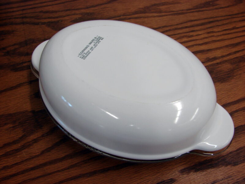 Vintage Corning Ware USA White Oval Au Gratin P-14 w/ Glass Lid, Moose-R-Us.Com Log Cabin Decor