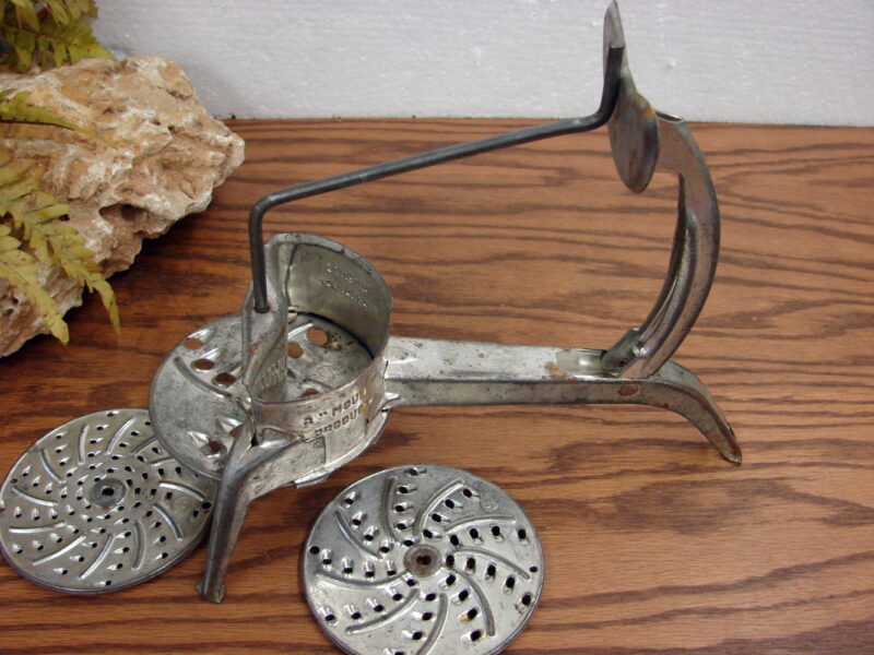 Vintage Original Mouli-Julienne Salad Maker Pat. Pending 3 Disc 10&#8243;, Moose-R-Us.Com Log Cabin Decor