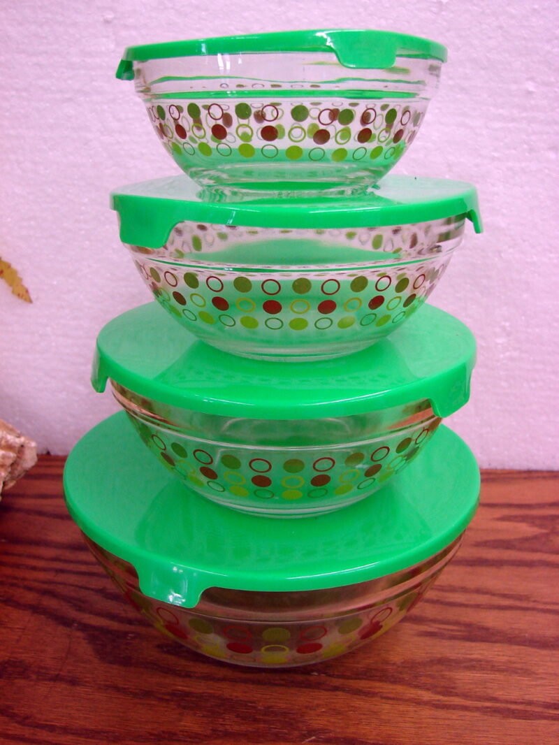 Retro Style Polka Dot Nest of Clear Glass Bowls with Storage Lids Brand New in Box, Moose-R-Us.Com Log Cabin Decor