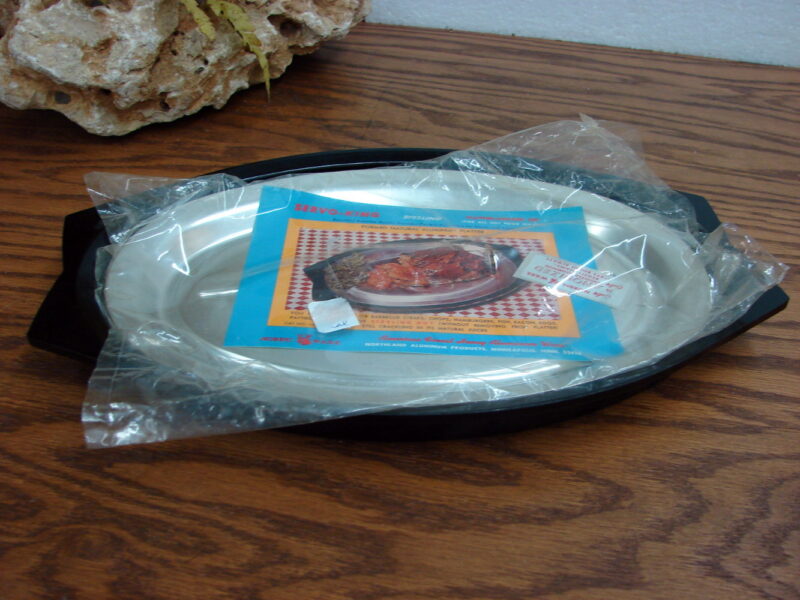 Nordic Ware Servo-King Bakelite Holder Steak Sizzling Pan 2 Piece Brand New, Moose-R-Us.Com Log Cabin Decor