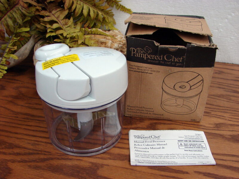 The Pampered Chef #2581 Manual Food Processor w/ Box, Moose-R-Us.Com Log Cabin Decor