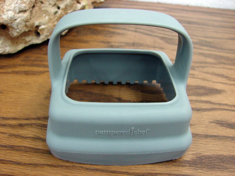 Original Pampered Chef Cut n Seal #100130 Pocket Pastry Pie Sandwich, Moose-R-Us.Com Log Cabin Decor