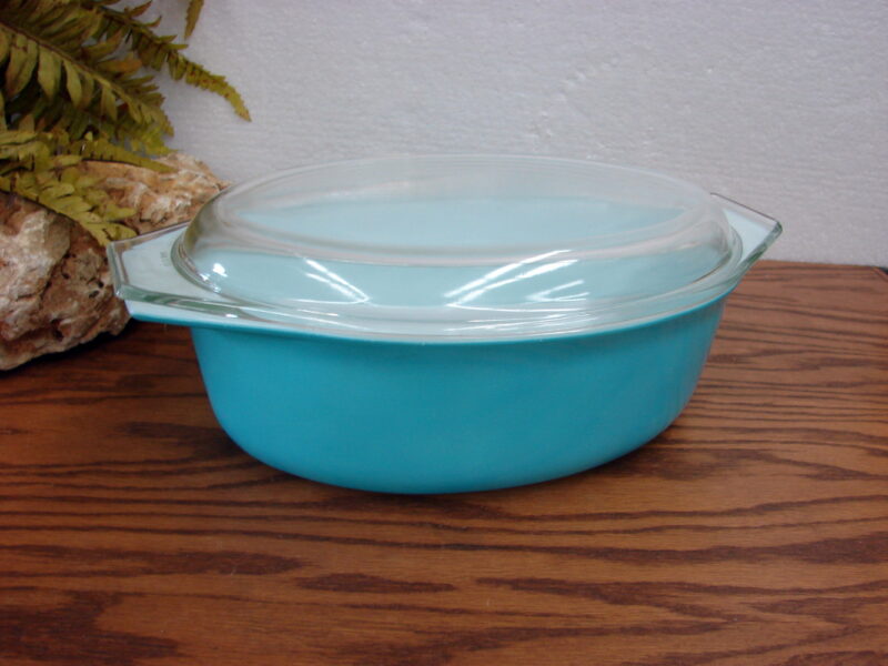 Vintage PYREX Blue Turquoise #045 2 1/2 Qt Oval Casserole w/ #945 Lid, Moose-R-Us.Com Log Cabin Decor