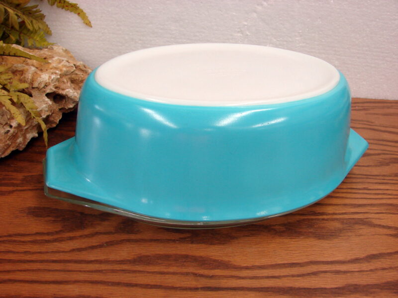 Vintage PYREX Blue Turquoise #045 2 1/2 Qt Oval Casserole w/ #945 Lid, Moose-R-Us.Com Log Cabin Decor