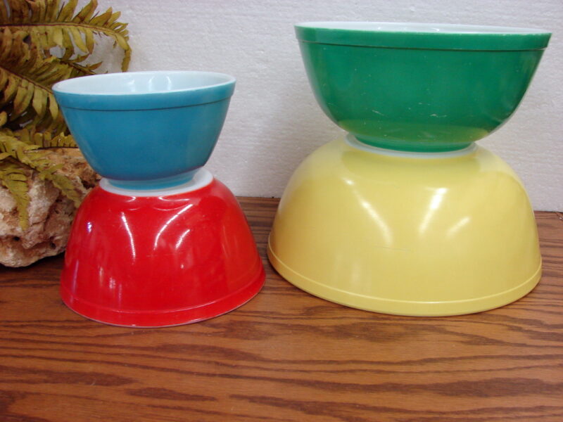 Vintage PYREX Primary Nesting Mixing Bowl Set/4 As Is, Moose-R-Us.Com Log Cabin Decor