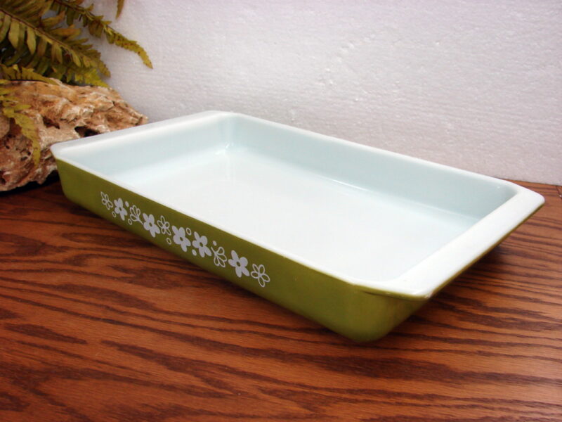 Vintage PYREX Lasagna Spring Green Crazy Daisy #933 Open Baker, Moose-R-Us.Com Log Cabin Decor