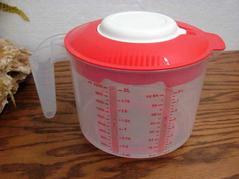 Tupperware #7713 Mix N Store Measuring Bowl w/ Lid, Moose-R-Us.Com Log Cabin Decor