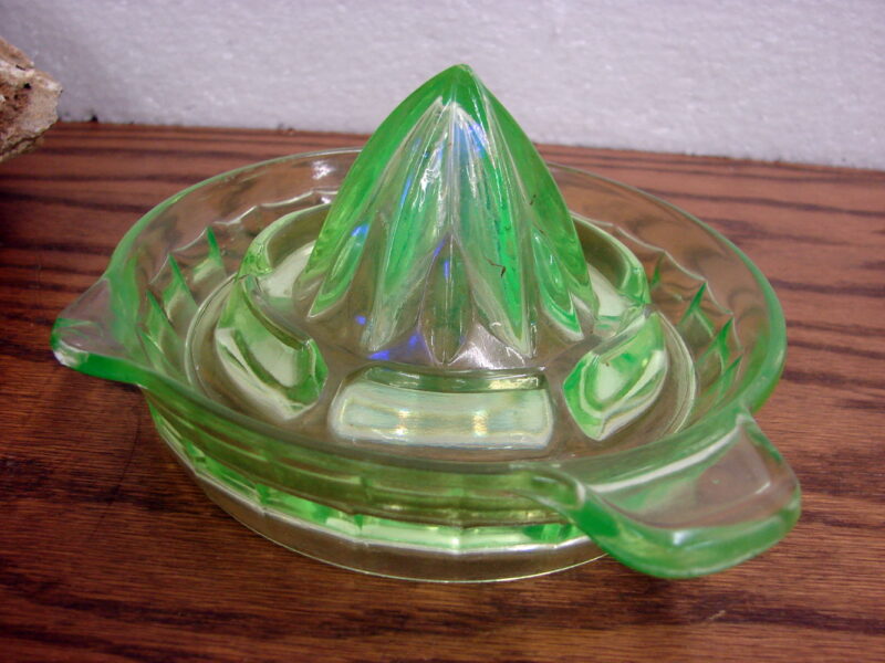 Vintage Uranium Glass Manual Citrus Juicer Hazel Atlas as is, Moose-R-Us.Com Log Cabin Decor