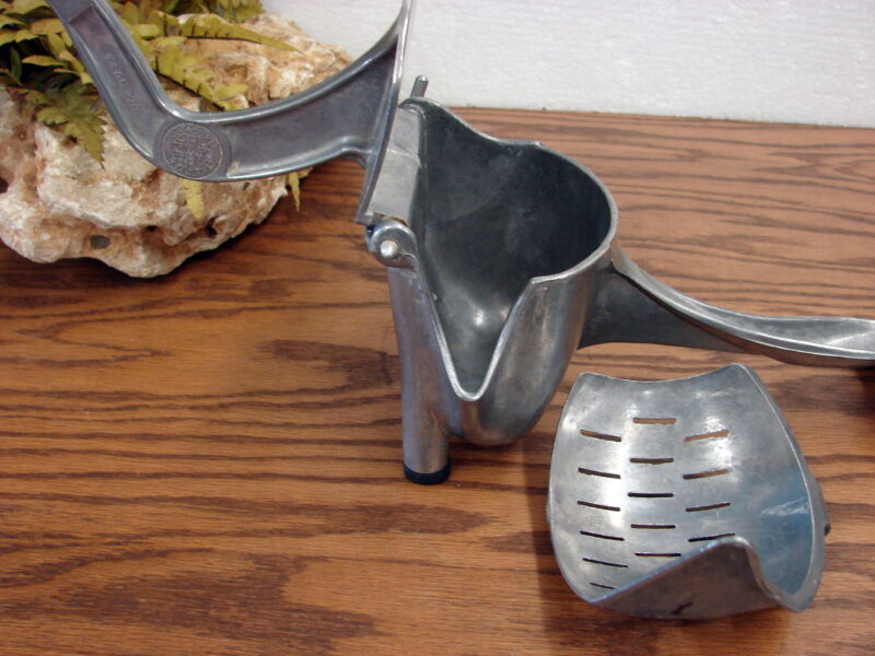 Vintage Wear-Ever Tacuco Aluminum Hand Press Citrus Juicer Side Dump, Moose-R-Us.Com Log Cabin Decor