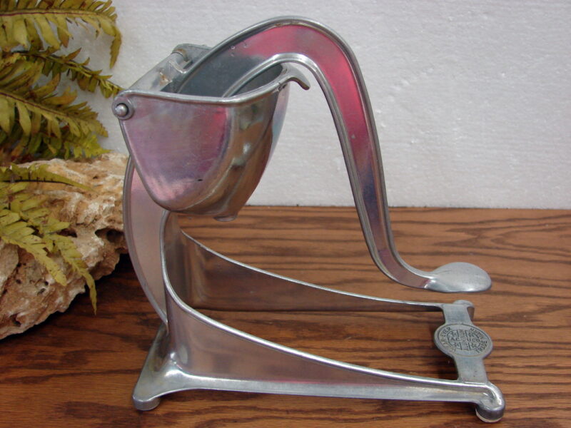 Vintage Wear-Ever Tacuco Aluminum Large Citrus Juicer Bottom Dump, Moose-R-Us.Com Log Cabin Decor