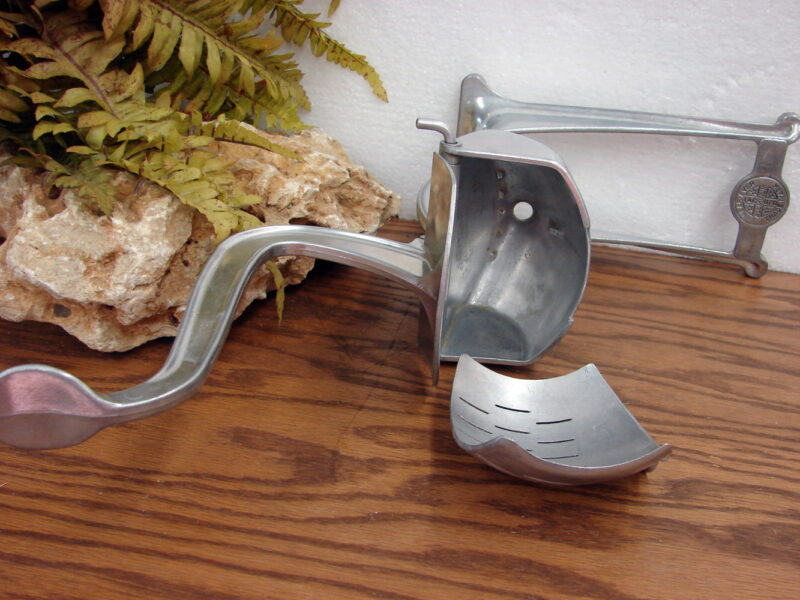 Vintage Wear-Ever Tacuco Aluminum Large Citrus Juicer Bottom Dump, Moose-R-Us.Com Log Cabin Decor