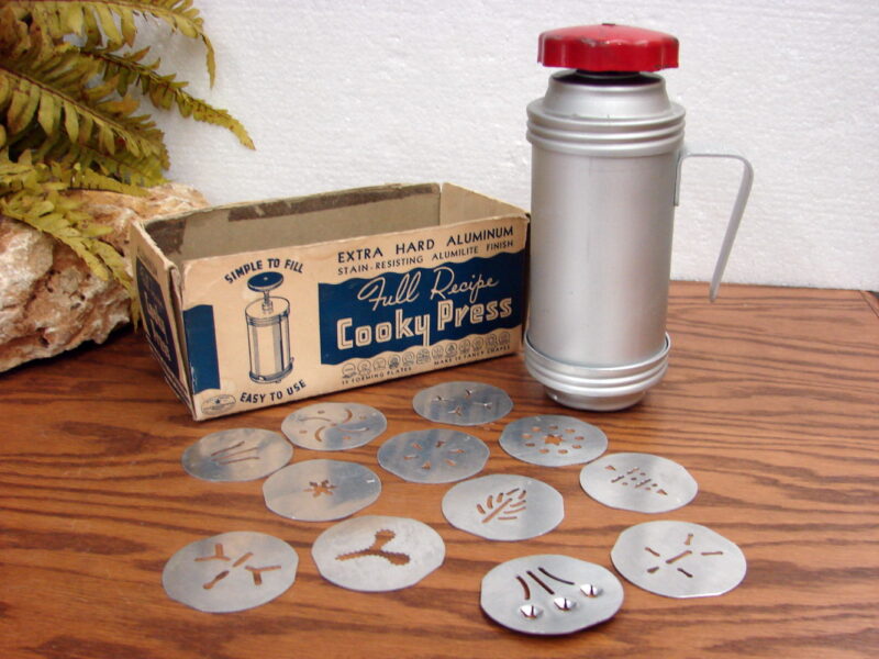 Vintage Full Recipe Cooky Press Aluminum Box Complete, Moose-R-Us.Com Log Cabin Decor