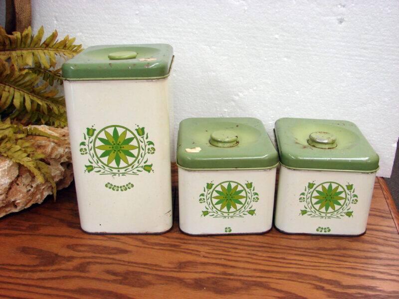 Rustic Vintage 3 pc Tin Canister Set Harvell-Kilgore Green Atomic Star as is, Moose-R-Us.Com Log Cabin Decor