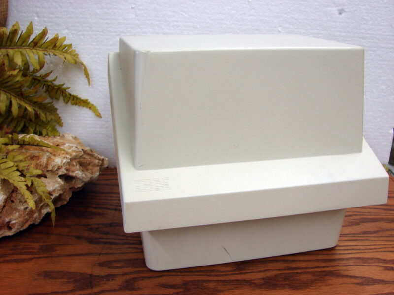 Vintage Plastic IBM Branded 8&#8243; Floppy Dish Storage w/ Dividers New Old Stock, Moose-R-Us.Com Log Cabin Decor