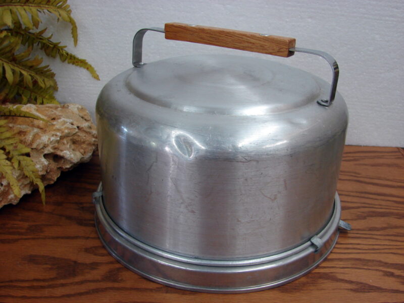 Vintage MCM Brushed Aluminum Mirro Lever Lock Cake Carrier #2002KM, Moose-R-Us.Com Log Cabin Decor