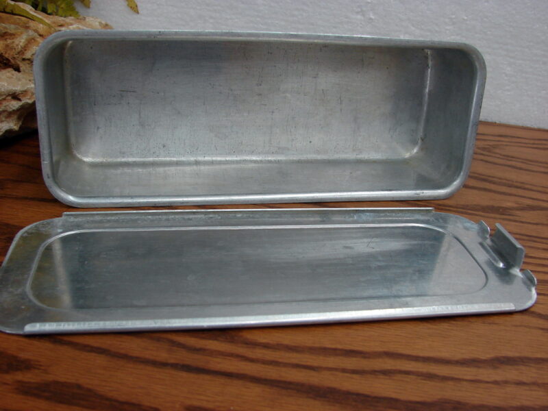 Vintage Mirro Aluminum Sliding Lid Loaf Pan Baking Lasagna Cake 5197M, Moose-R-Us.Com Log Cabin Decor