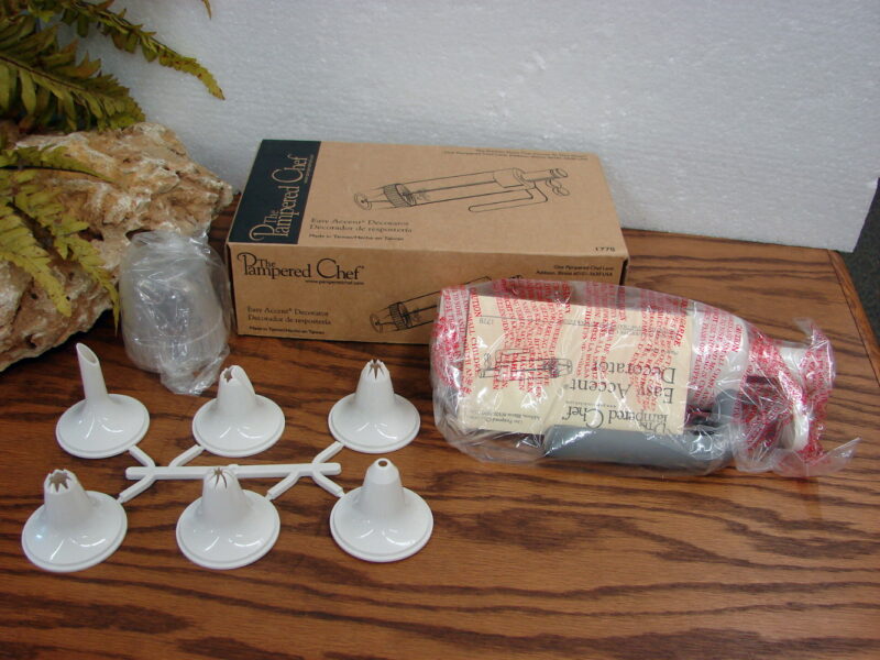 Brand New Pampered Chef #1778 Easy Accent Cake Decorator Deviled Egg Pastry Filler, Moose-R-Us.Com Log Cabin Decor