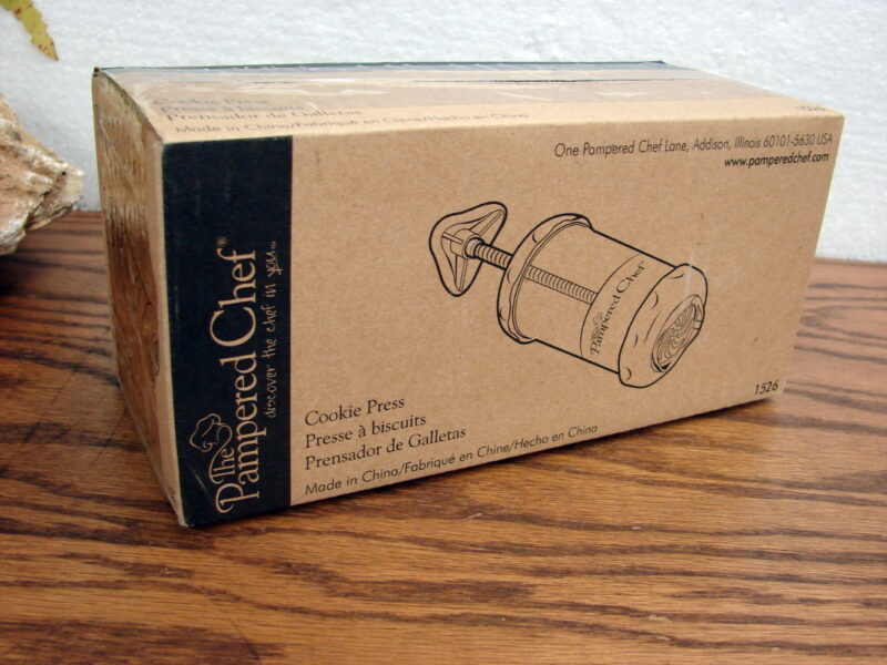 Original Pampered Chef Cookie Gun Spritz Discs #1526 Brand New, Moose-R-Us.Com Log Cabin Decor